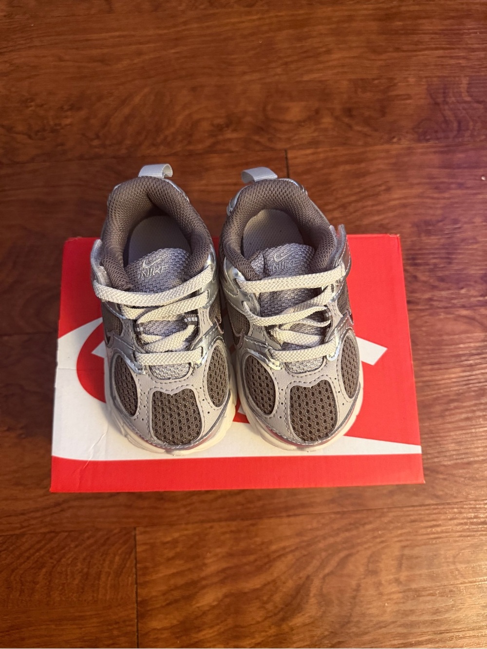 Nike Toddler Mesh Athletic Sneakers in Gray